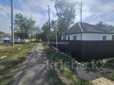 Жеке үй · 3 бөлме · 70 м² · 16 жүзд., Достык 82, бағасы: 27 млн ₸ в Аксае