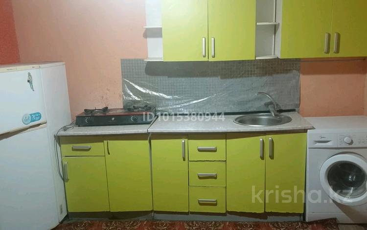 Үйдің бір бөлігі · 1 бөлме · 40 м² · 1 жүзд., Бостандык 85 — Айтеке би, бағасы: 80 000 ₸ в Шымкенте, Аль-Фарабийский р-н — фото 2