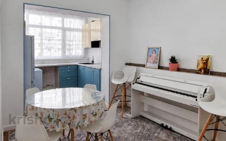 1-комнатная квартира · 47.7 м² · 11/17 этаж, мкр Мамыр-1 за 36 млн ₸ в Алматы, Ауэзовский р-н — фото 25