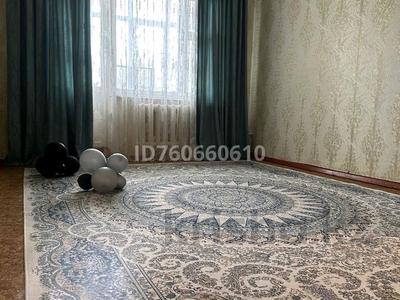 4-бөлмелі пәтер · 74 м² · 5/5 қабат, Аса 17 — Близ школы гимназии 49, бағасы: 21 млн ₸ в Таразе