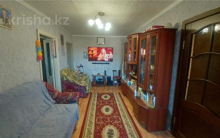 3-комнатная квартира · 44.7 м² · 5/5 этаж, Майкудук, 16й микрорайон 37 за 8.5 млн ₸ в Караганде, Алихана Бокейханова р-н — фото 2