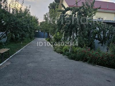 Отдельный дом · 5 комнат · 230 м² · 12.6 сот., мкр Шапагат, Бердигулова 141 за 150 млн ₸ в Алматы, Алатауский р-н