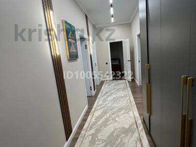 3-комнатная квартира · 100 м² · 7/8 этаж, 20-й мкр 1/2 — 3мектеп бар. за 35 млн ₸ в Актау