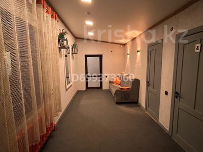 Аренда домов или дач посуточно в Карагандинской обл.: Дом · 6 комнат · 200 м², мкр Кунгей , Назира Турекулова 2 — Магазин Минимаркет, Остановка Арман за 100 000 〒 Дом · 6 комнат · 200 м², мкр Кунгей , Назира Турекулова 2 — Магазин Минимаркет, Остановка Арман за 100 000 〒 в Караганде, Казыбек би р-н