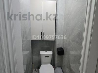 3-комнатная квартира · 54 м² · 5/5 этаж, 17-й микрорайон, 17-й микрорайон 17 — Возле аллеи, напротив магнум за 23.5 млн 〒 в Шымкенте, Аль-Фарабийский р-н