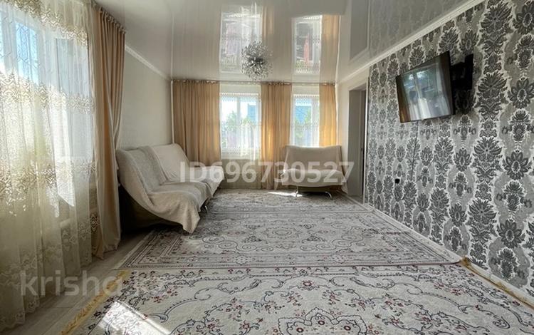 Отдельный дом · 3 комнаты · 100 м² · 10 сот., Роза Багланова за 16 млн ₸ в Акколе — фото 2