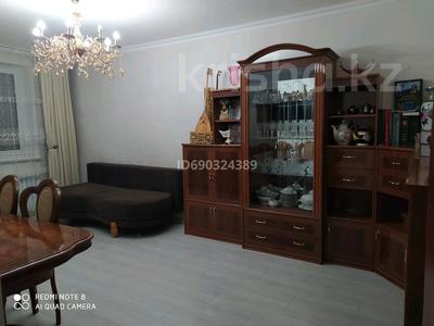 Продажа квартир в Алматы: 3-комнатная квартира · 80 м² · 1/10 этаж, мкр Аксай-4 — Улыгбека Момышулы за ~ 66.6 млн 〒 3-комнатная квартира · 80 м² · 1/10 этаж, мкр Аксай-4 — Улыгбека Момышулы за ~ 66.6 млн 〒 в Алматы, Ауэзовский р-н