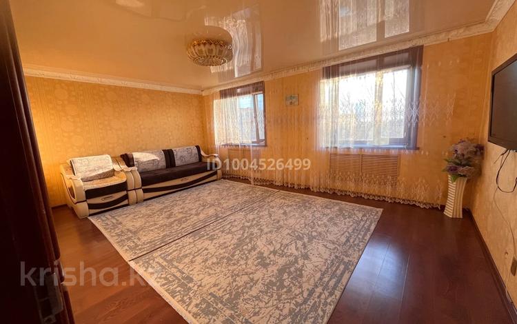 3-бөлмелі пәтер · 90.9 м² · 3/4 қабат, Камзина 10а — Рядом Жаяу Мұса колледж, ТД «Астана», автовокзал, магазин «Скиф», детский сад №19, «Рандеву», магазин «Бирлик»., бағасы: 22 млн ₸ в Аксу — фото 2
