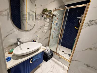 4-бөлмелі пәтер · 270 м² · 17/18 қабат, Абая 150/230 — Тургут Озала, бағасы: 160 млн ₸ в Алматы, Бостандыкский р-н