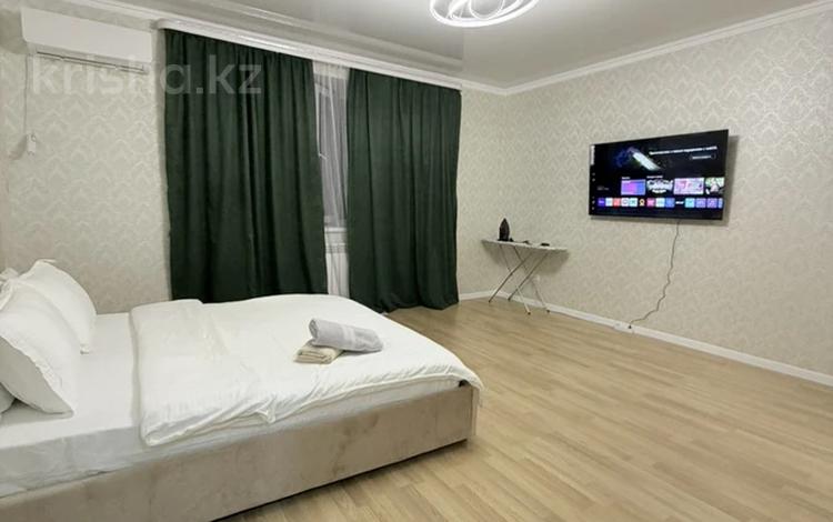 1-комнатная квартира · 50 м² · 6/7 этаж, мкр. Алтын орда 201 — улица Мангiлiк ел и Халел Досмаганбетулы за 13 000 ₸ в Актобе — фото 2