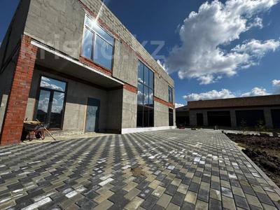 Отдельный дом · 5 комнат · 292 м² · 10 сот., Озерная за 110 млн 〒 в Мичуринское