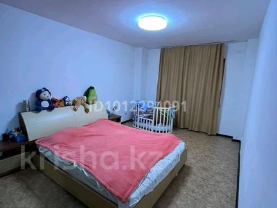 2-комнатная квартира · 54 м² · 18/25 этаж, Микрорайон Байкена Ашимова 22 за 160 000 ₸ в Караганде, Казыбек би р-н