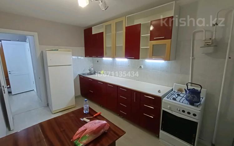 1-комнатная квартира · 41 м² · 9/9 этаж, мкр Кадыра Мырза-Али 1 за 120 000 ₸ в Уральске — фото 9