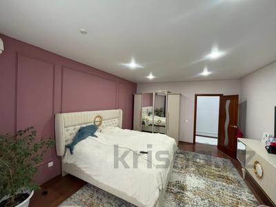 4-бөлмелі пәтер · 140 м² · 4/5 қабат, Алтын орда ш/а., молдагуловой 57д, бағасы: 51.5 млн ₸ в Актобе, мкр. Алтын орда