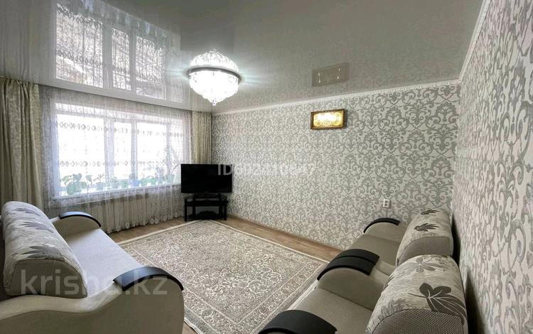 3-комнатная квартира, 62 м², 1/5 этаж, Кутжанова 36 — 20 квартал за 27.5 млн 〒 в Семее — фото 2