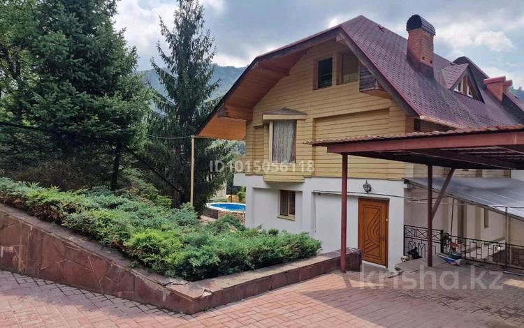 Отдельный дом · 10 комнат · 400 м² · 13 сот., мкр Бутаковка за 750 млн ₸ в Алматы, Медеуский р-н — фото 26