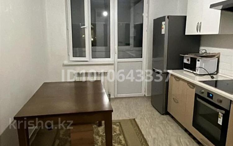 2-комнатная квартира · 56 м² · 11/12 этаж, мкр Дарабоз 35 за 250 000 ₸ в Алматы, Алатауский р-н — фото 2