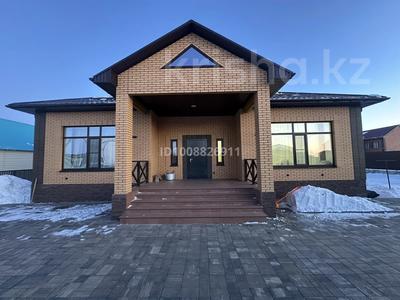 Жеке үй · 5 бөлме · 208 м² · 11 жүзд., Алтын орда ш/а. 102 — С/к Гульдер, бағасы: 92 млн ₸ в Актобе, мкр. Алтын орда