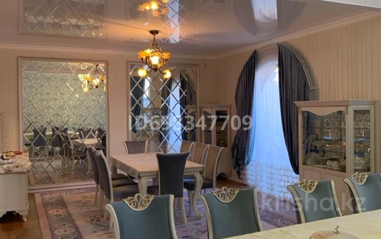 Дом · 7 комнат · 369.8 м², мкр Самал-3 85 — Утегенова за 100 000 ₸ в Шымкенте, Абайский р-н — фото 2