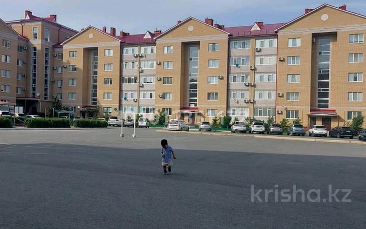 1-бөлмелі пәтер · 61.9 м² · 3/5 қабат, мкр. Алтын орда 9/5 — угл.Халел Досмухамедулы и Мангилик ел, бағасы: 26 млн ₸ в Актобе — фото 2