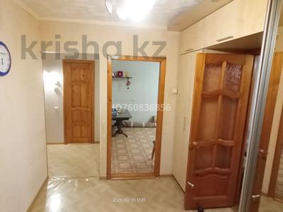2-бөлмелі пәтер · 56 м² · 3/5 қабат, мкр 11, 11 мко-н, Шайкенова 12 — 35 школа, Нектар, Калам, бағасы: 175 000 ₸ в Актобе