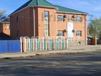 Свободное назначение, офисы, общепит · 555 м² за 750 000 ₸ в Актобе, мкр Шанхай