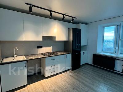 1-комнатная квартира · 41.8 м² · 10/11 этаж, мкр 12 20 — Дина за 15 млн ₸ в Актобе