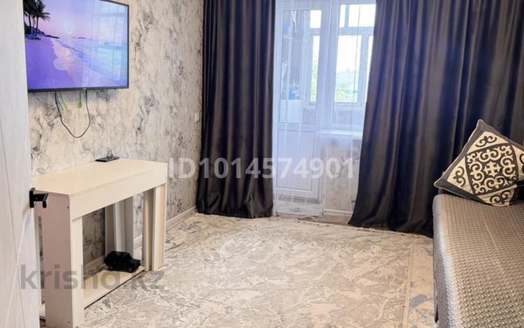 2-бөлмелі пәтер · 44 м² · 3/5 қабат, Чернышевского 98 — Сзади 3 кабана, бағасы: 9 млн ₸ в Темиртау — фото 25