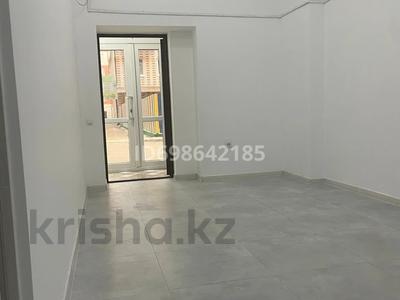 Свободное назначение, офисы, магазины и бутики, склады, салоны красоты, кабинеты и рабочие места · 25 м² за 110 000 〒 в Атырау, мкр Нурсая