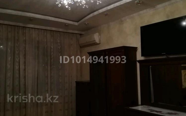 2-комнатная квартира · 57 м², Толе би 214 за 320 000 ₸ в Алматы, Алмалинский р-н — фото 2