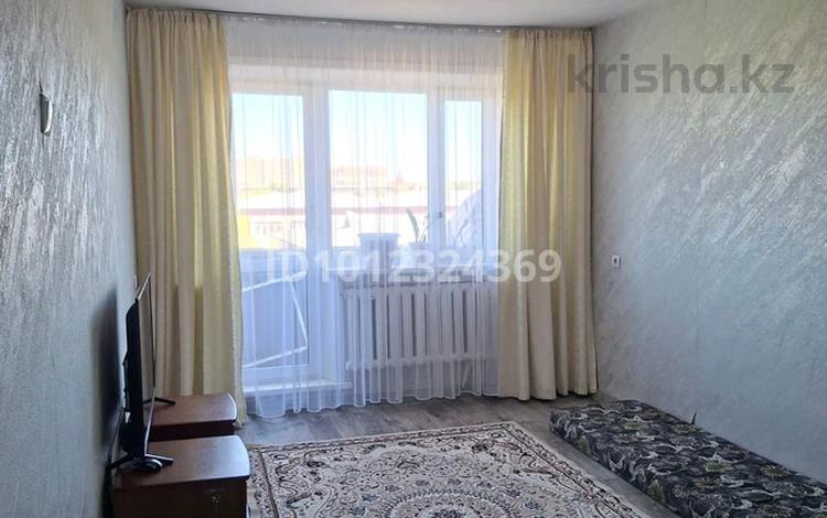 2-бөлмелі пәтер · 42.6 м² · 5/5 қабат, Мкр. Восток-2 14, бағасы: 10.9 млн ₸ в Караганде — фото 2