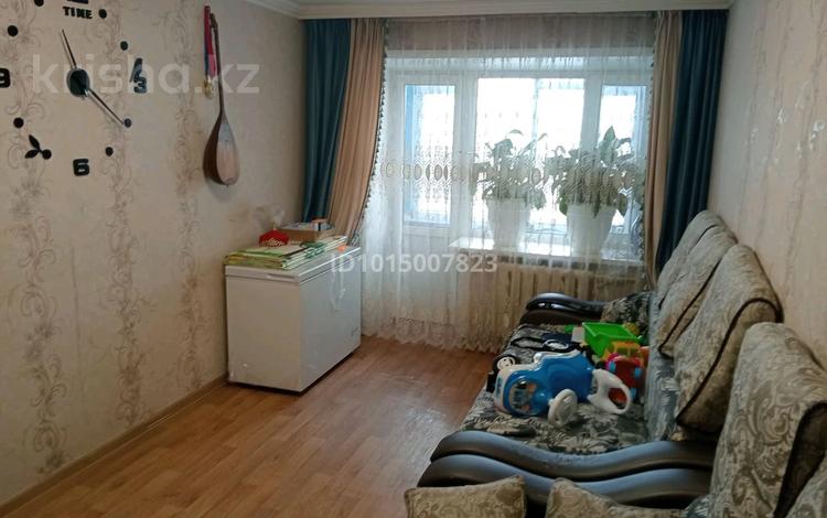 3-комнатная квартира · 56 м² · 2/4 этаж, Юность 5 за 17.5 млн ₸ в Семее — фото 2
