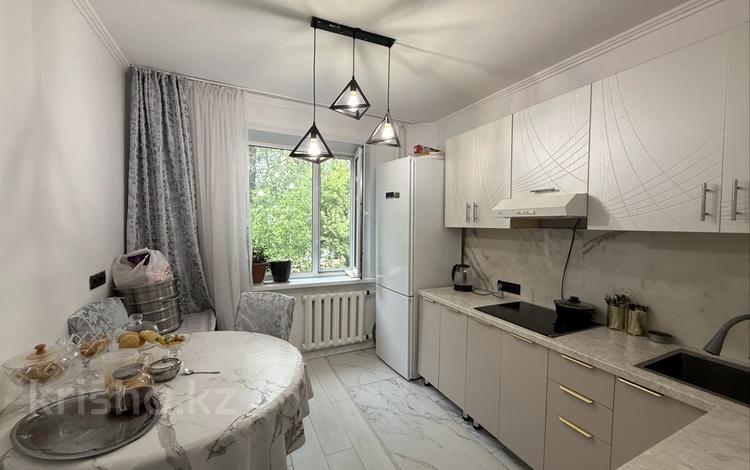 3-комнатная квартира · 63 м² · 2/5 этаж, мкр Юго-Восток, мкр Степной 2 за 28 млн ₸ в Караганде, Казыбек би р-н — фото 2