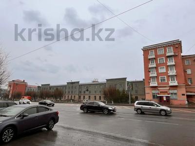 Кеңселер, кабинеттер және жұмыс орындары · 33.54 м², бағасы: 335 400 ₸ в Караганде, Казыбек би р-н