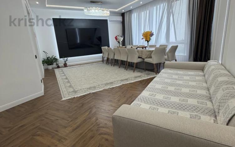 4-бөлмелі пәтер · 170 м² · 12/22 қабат, Аль-Фараби 11, бағасы: 240 млн ₸ в Алматы, Бостандыкский р-н — фото 2