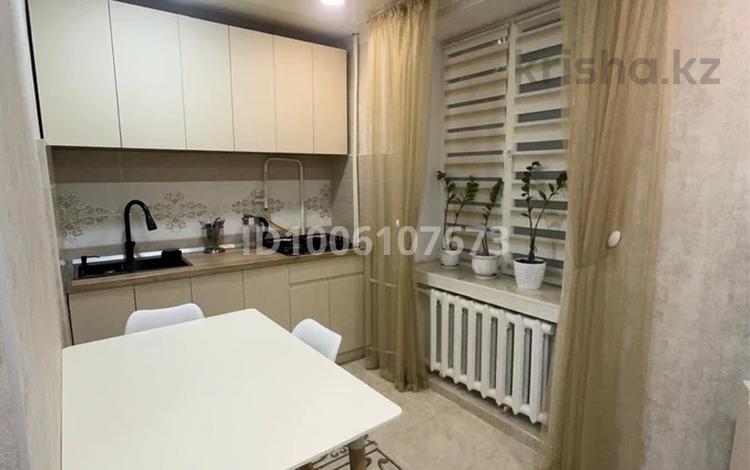 2-комнатная квартира · 47 м² · 2/2 этаж, мкр Жилгородок 21 за 150 000 ₸ в Актобе — фото 2