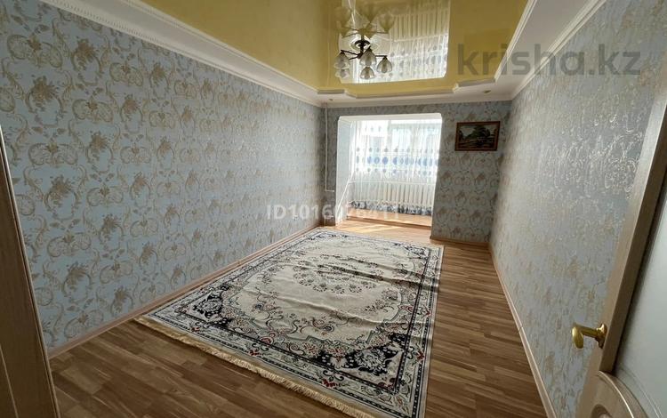 3-комнатная квартира · 80 м² · 5/6 этаж, мкр 12 65 за 220 000 ₸ в Актобе — фото 2