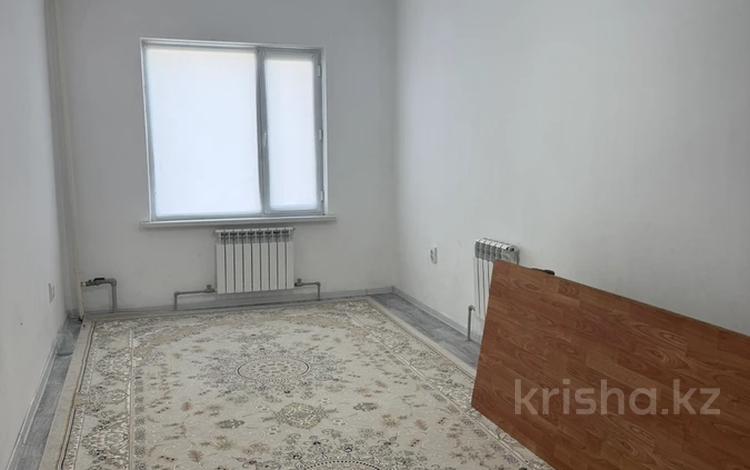 2-бөлмелі пәтер · 55 м² · 1/5 қабат, мкр Улы Дала 56, бағасы: 14.3 млн ₸ в Таразе — фото 2