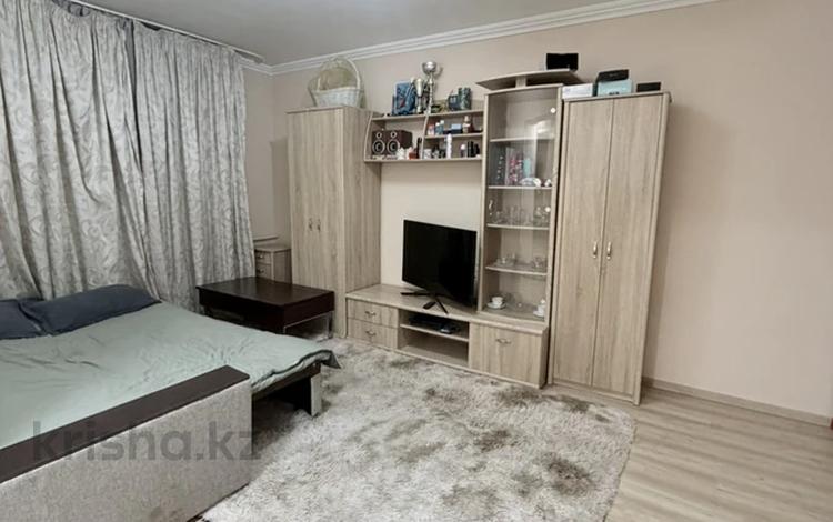 1-бөлмелі пәтер · 30 м² · 1/4 қабат, Жарокова 192, бағасы: 23 млн ₸ в Алматы, Бостандыкский р-н — фото 2