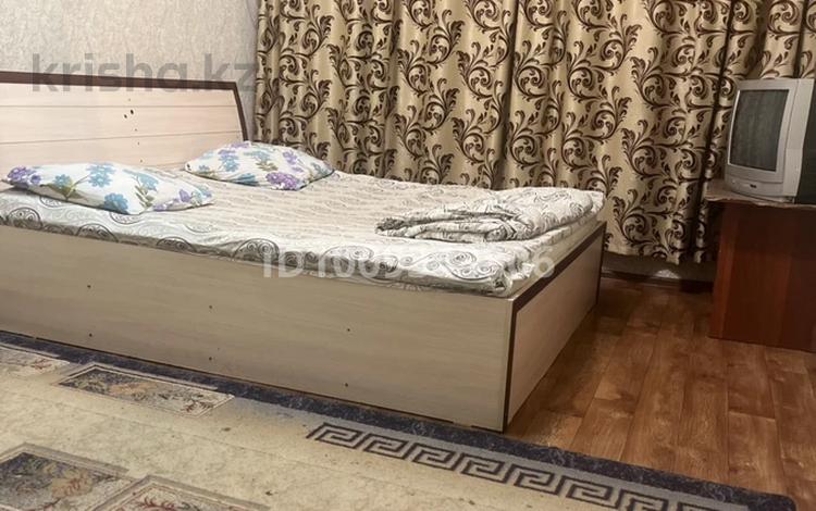 1-комнатная квартира · 42 м² · 3/5 этаж, мкр Север 10 за 12 000 ₸ в Шымкенте, Аль-Фарабийский р-н — фото 2