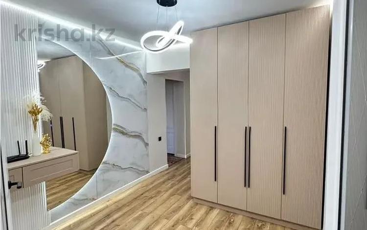 4-комнатная квартира · 85 м² · 6/9 этаж, мкр Юго-Восток, Степной-1 за 37 млн ₸ в Караганде, Казыбек би р-н — фото 11