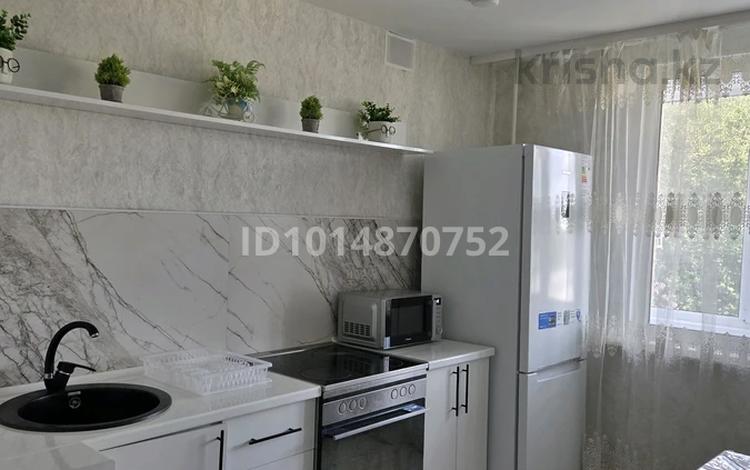 3-комнатная квартира · 70 м² · 3/9 этаж, Сатпаева за 35 000 ₸ в Усть-Каменогорске — фото 2
