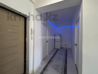 2-бөлмелі пәтер · 67 м² · 2/5 қабат, Нұрсая ш/а., Габдиева 34 — Против АПЕК, бағасы: 190 000 ₸ в Атырау, мкр Нурсая