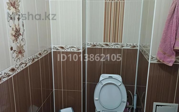 3-бөлмелі пәтер · 75.9 м² · 3/5 қабат, Алмагүл ш/а. 33 — #7 емхана, бағасы: 25 млн ₸ в Атырау, мкр. Алмагуль — фото 3
