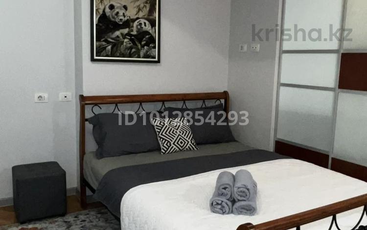 2-бөлмелі пәтер · 55 м² · 4/8 қабат, Достык 40 — Кабанбай батыра, бағасы: 20 000 ₸ в Алматы, Медеуский р-н — фото 2