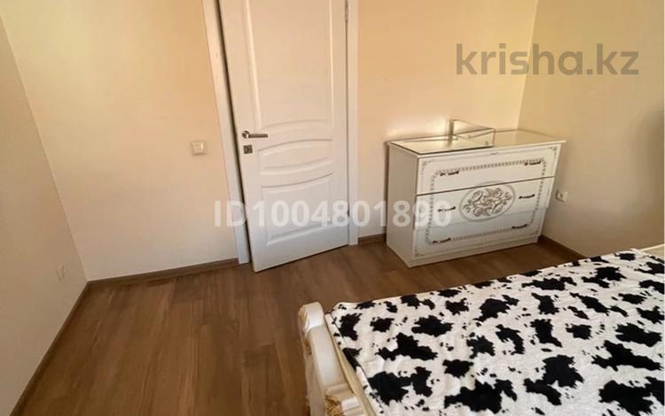 2-бөлмелі пәтер · 70 м² · 5/10 қабат, мкр Аксай-1 10/3 — Сайна/ташкенская, бағасы: 300 000 ₸ в Алматы, Ауэзовский р-н — фото 2