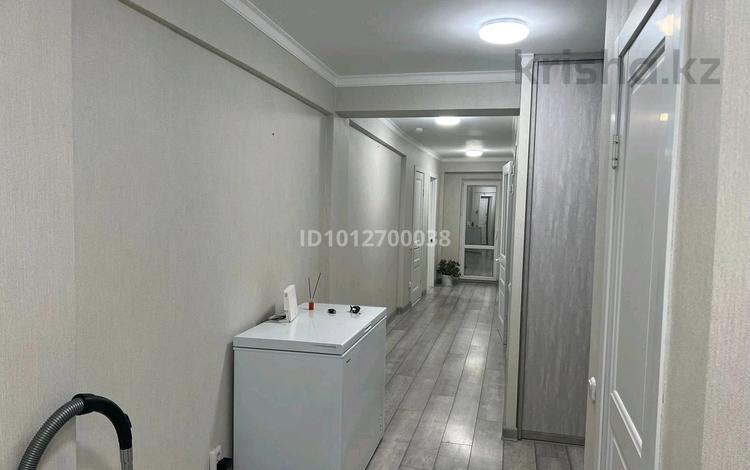 3-бөлмелі пәтер · 78 м² · 20/24 қабат, мкр Юго-Восток 26/2, бағасы: 31.5 млн ₸ в Караганде, Казыбек би р-н — фото 2