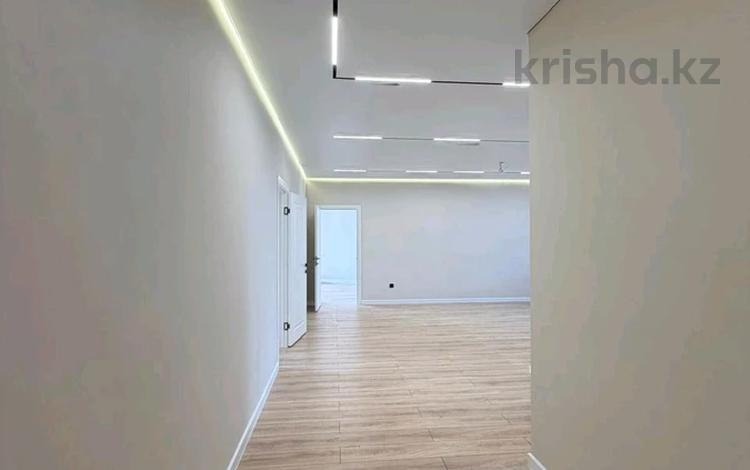 3-комнатная квартира · 133 м² · 4/9 этаж, мкр. Алтын орда, Тауелсиздик — Тауелсиздик за 48.8 млн ₸ в Актобе — фото 2