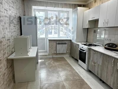 2-бөлмелі пәтер · 61 м² · 1/7 қабат, Алтын орда ш/а. 49д к 1, бағасы: 24 млн ₸ в Актобе, мкр. Алтын орда