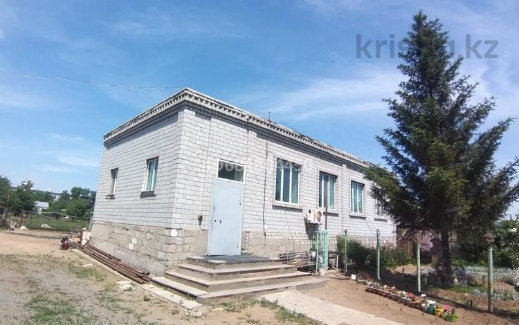 Отдельный дом · 3 комнаты · 160 м² · 20.75 сот., Карла-Маркса 46 за 45 млн 〒 в Аксу — фото 2